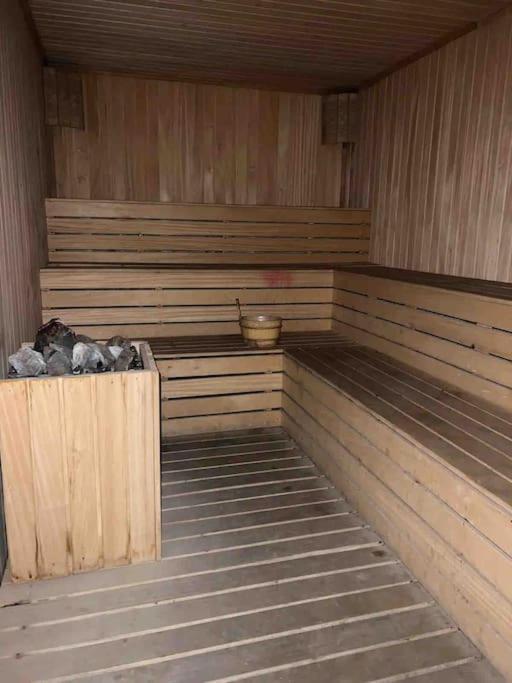 Apartment Cosy House Pool-gym-wifi-air Conditioner-car Park